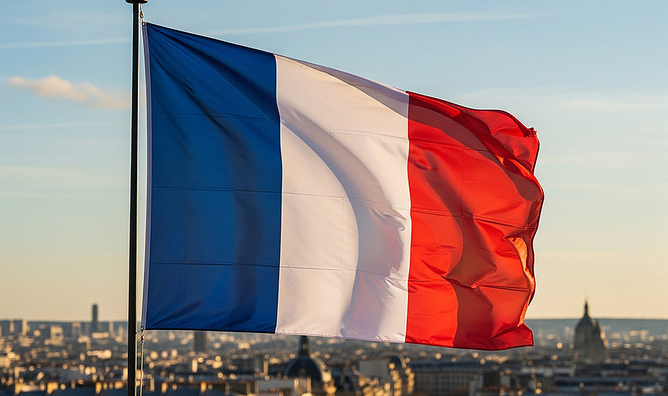 Bandera de Francia, que oferta dos puestos de trabajo como médico especialista