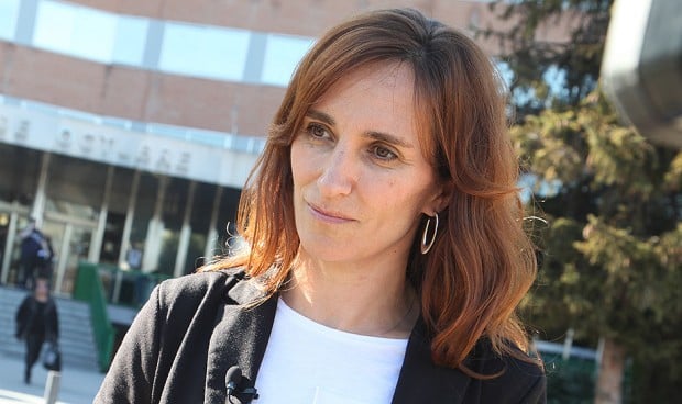 Médicos, enfermeros... la sanidad da la bienvenida a Mónica García en redes