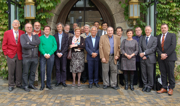 Médicos franceses y aragoneses crean la Asociación Médica Transpirenaica