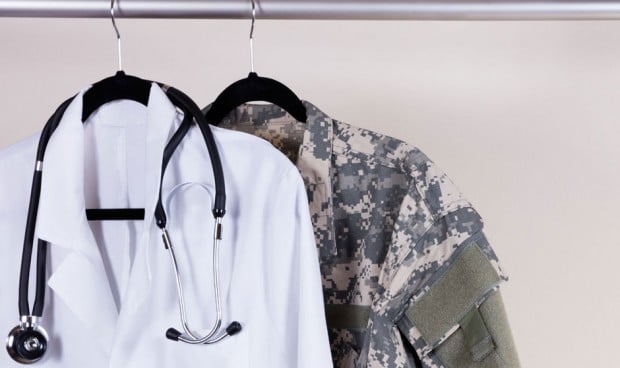 Médicos militares exigen a Defensa que la facultad compute como trienios