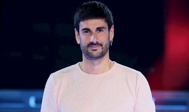 Melendi indigna con su "hija de dos borrachos que solo pudo ser enfermera"