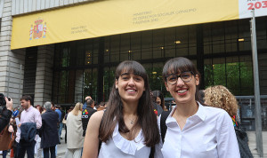 Mellizas y con la misma plaza MIR: "Queríamos seguir juntas en el hospital"