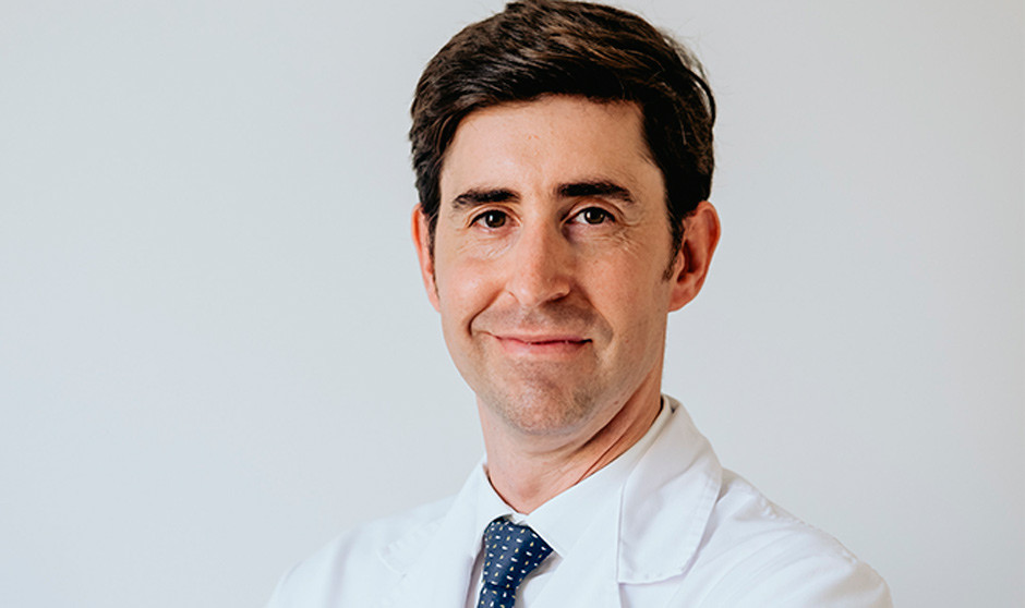 El Dr. Jorge Aso, especialista en Cirugía Plástica, explica la técnica Mia-Femtech para aumento de pecho sin cicatrices visibles.