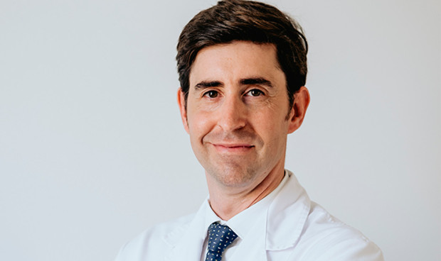 El Dr. Jorge Aso, especialista en Cirugía Plástica, explica la técnica Mia-Femtech para aumento de pecho sin cicatrices visibles.