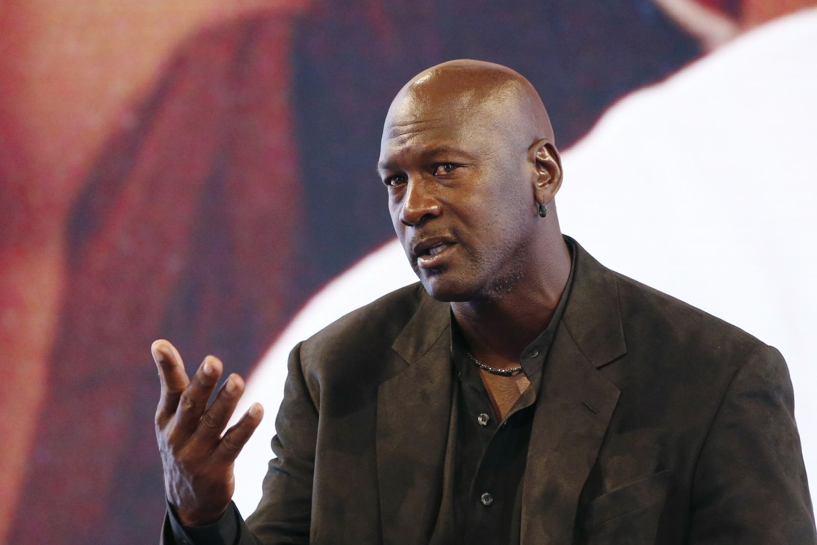 Michael Jordan se marca 'un Amancio Ortega': 6 millones para dos hospitales