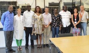 Miembros de la Embajada de Costa de Marfil visitan el Hospital de Denia