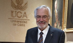 Miguel Muñoz-Cruzado, galardonado por la Real Academia de Medicina de Cádiz