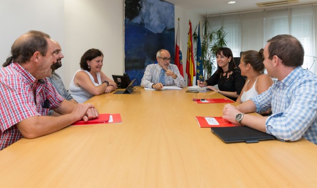 Miguel Rodríguez se compromete con el empleo estable y de calidad en el SCS