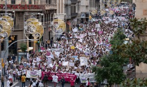 Miles de enfermeras toman Barcelona en una "huelga sin precedentes"