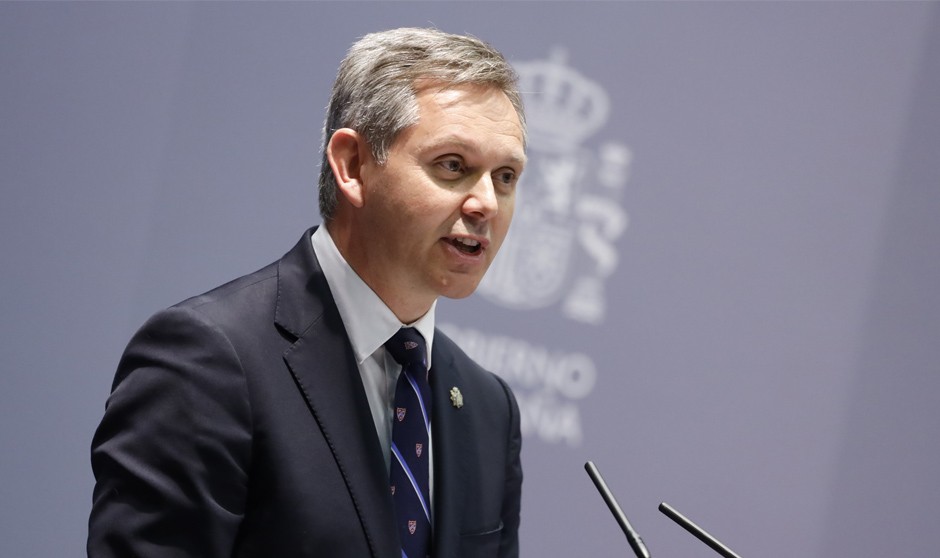 El ministro de Sanidad, José Manuel Miñones, en su discurso de toma de posesión. 