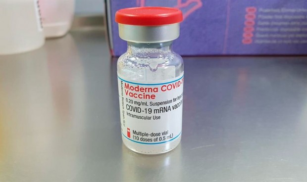 Moderna niega relación entre las dosis contaminadas y las muertes en Japón