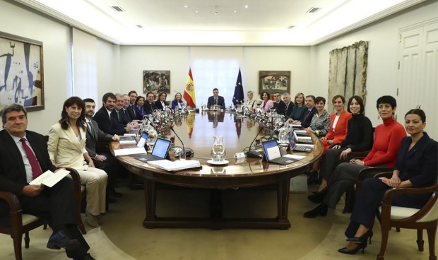 Reunión del primer Consejo de Ministros con el nuevo Gobierno de coalición, que decidirá un interlocutor para el plan antitabaco