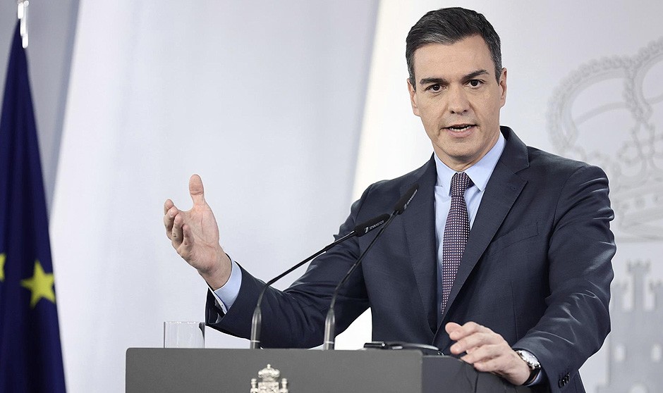  Pedro Sánchez, presidente del Gobierno, niega recortes en la extra de los médicos: "Ha subido anualmente".
