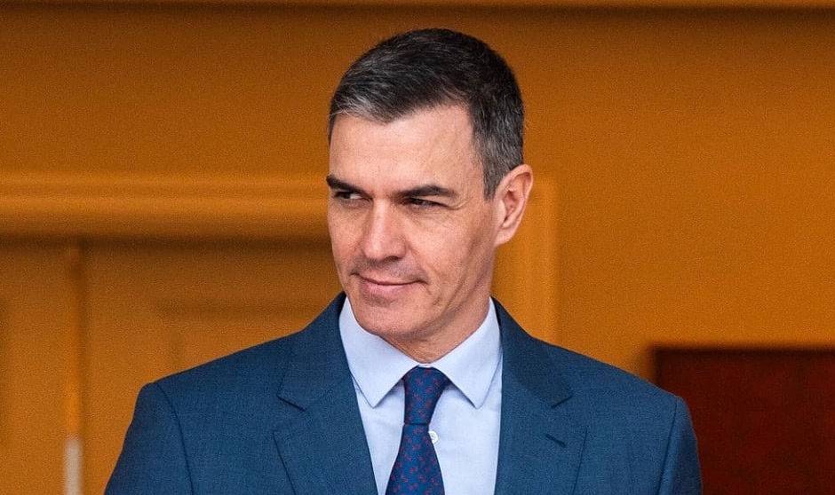  Pedro Sánchez, presidente del Gobierno, vincula abordar el sueldo 'low cost' MIR al registro de sanitarios.