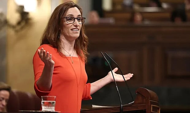 Mónica García descarta reducir a 3 años el MIR de Familia