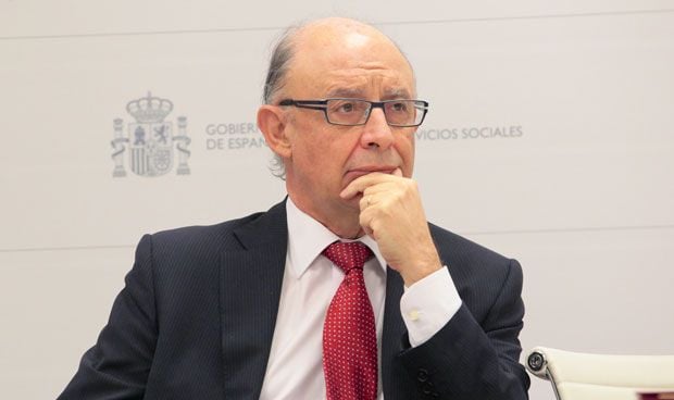 Montoro liga al PIB las subidas salariales de los sanitarios