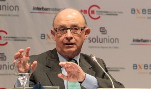 Montoro rechaza un FLA 'exclusivo' para los farmacéuticos catalanes