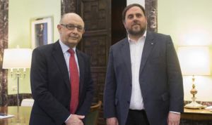 Montoro y Junqueras chocan por la nómina de los sanitarios catalanes