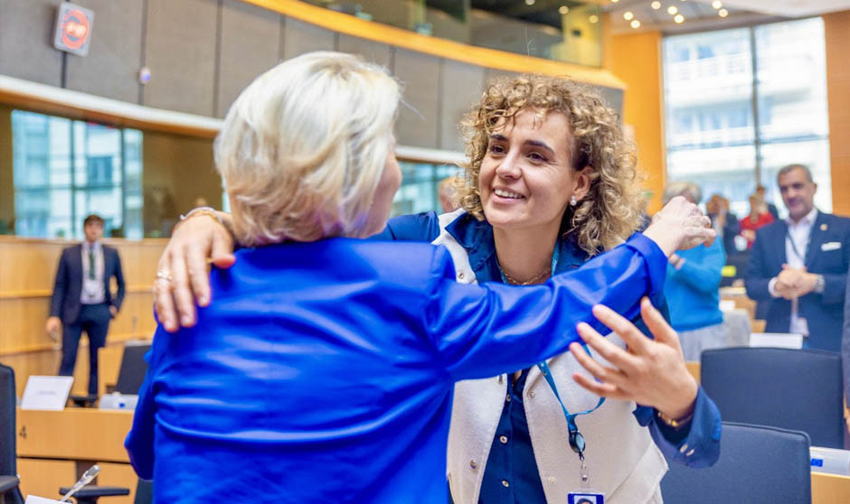 Montserrat, una exministra de Sanidad para la autonomía europea de fármacos