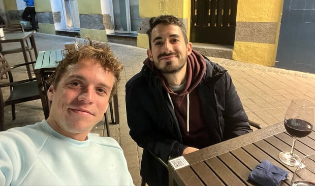 Un médico y varias asociaciones homenajean la figura de Alberto López, un joven hematólogo que ha fallecido reciéntemente.