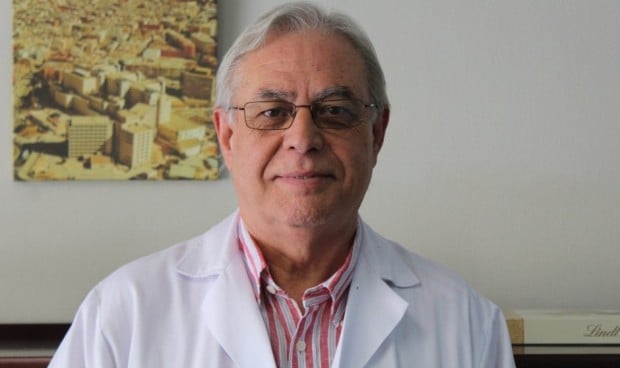 Muere Juan Félix Coello, director de Enfermería del Hospital Doctor Balmis