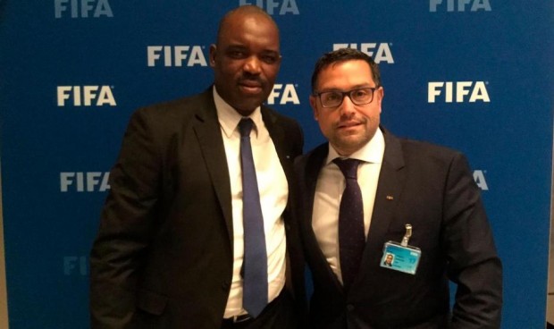 Muere médico de la FIFA tras los disturbios en el partido Nigeria vs Ghana