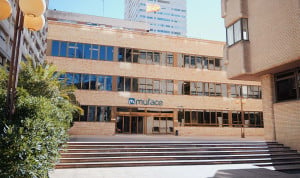 Muface abre el plazo veraniego para cambiar a Asisa, Adeslas o a la pública