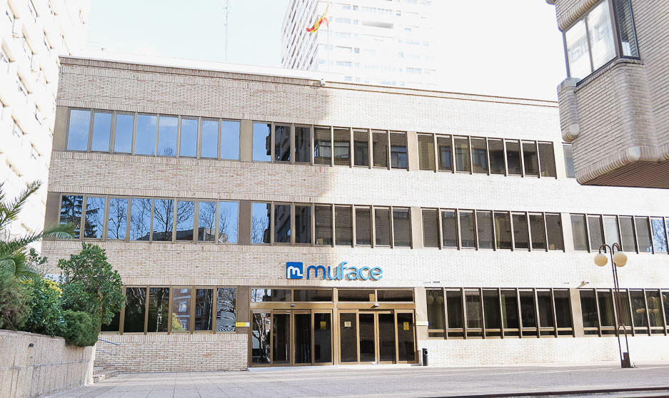 Muface ultima el cambio de aseguradoras en el modelo internacional