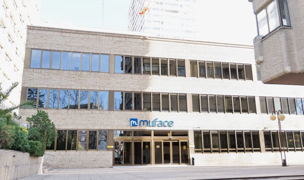 Muface ultima el cambio de aseguradoras en el modelo internacional
