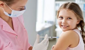 Multas a los padres antivacunas: 18 euros por cada 2 semanas sin protección