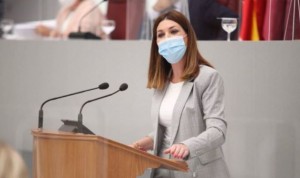 Murcia aprueba una moción para paliar el déficit de especialistas médicos