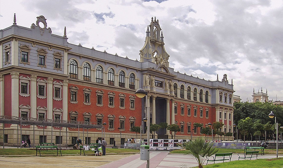  Fachada de la Universidad de Murcia. La nota media de Medicina en el año 2024 en la Región de Murcia logra reducirse ligeramente con respecto al año anterior