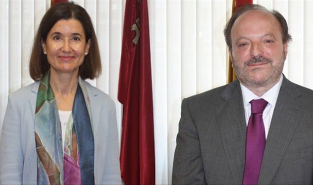 Murcia cesa a su directora de Farmacia y a su director de Salud Pública