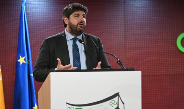 López Miras anuncia la contratación de más de 6.000 profesionales para reforzar la sanidad este verano