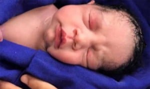 Nace el primer bebé sano gestado en un útero trasplantado de cadáver