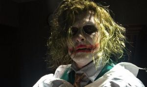 Nacer en Halloween tiene estas cosas: parto atendido por el ‘doctor Joker’