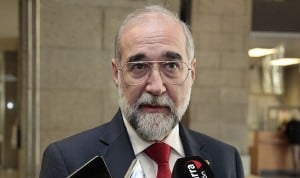 Fernando Domínguez, consejero de Salud de Navarra, ha informado que Osasunbidea reforzará este perfil de trabajador sociosanitario en su Primaria