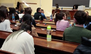 Nervios, emoción y vuelta a la biblioteca tras la inscripción al examen MIR