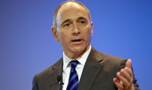 Novartis estudia escindir o sacar a Bolsa su negocio oftalmológico