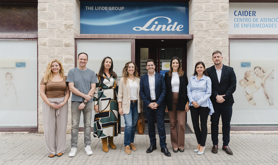 Los equipos de la Universidad de Alicante y Linde Médica colaboran en la formación. 