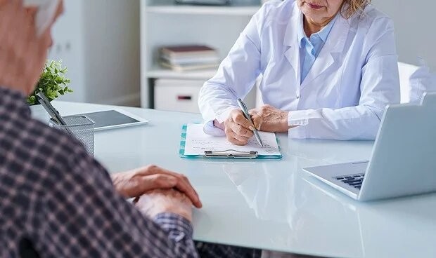 Nueva reunión Madrid-Familia con la lupa puesta en bajas hospitalarias