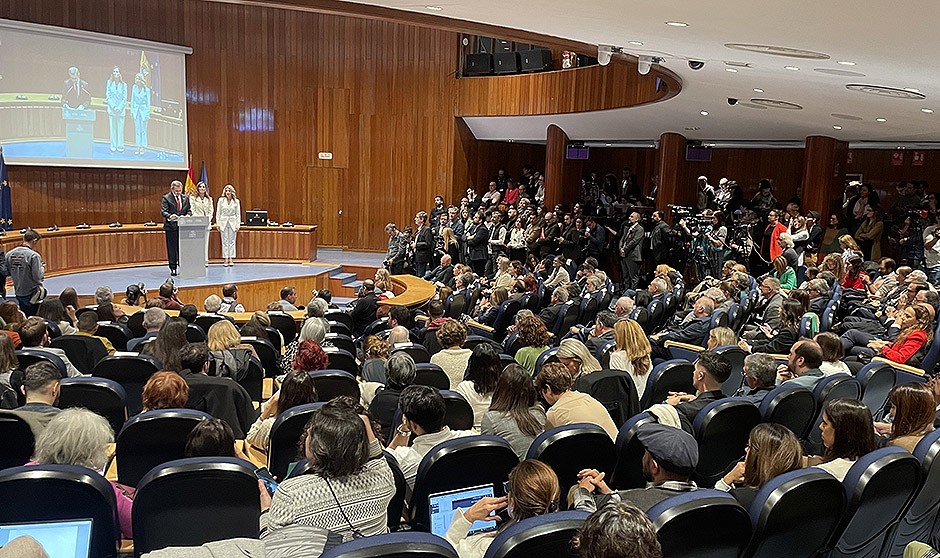 Traspaso de la cartera de José Miñones a Mónica García