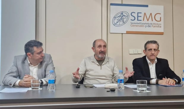 Raúl de Simón, Juan Antonio Trigueros y Juan Carlos López Caro. Familia revela que entre el 60 y 70% de los pacientes con esta patología están "mal controlados"