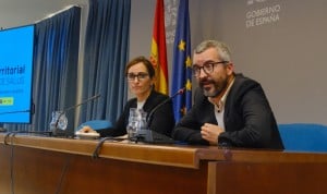 La ministra de Sanidad, Mónica García; y Javier Padilla, secretario de Estado del ramo, dan un nuevo impulso al plan anti-tabaco con foco en zonas sin humo y vapeadores.