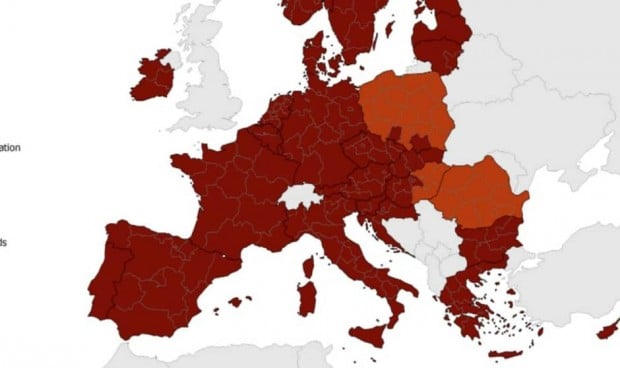 Ómicron dobla su presencia en Europa y provoca ya la mitad de los contagios