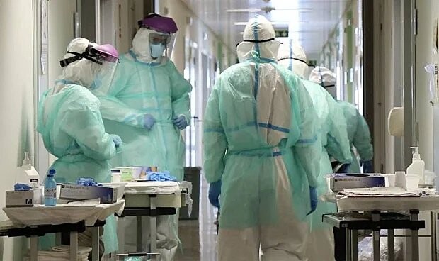 Ómicron provoca ingresos hospitalarios de 2 días, 3 menos que Delta