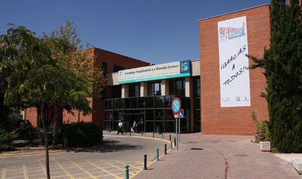 Operación pionera para reconstruir un ojo con traumatismo severo