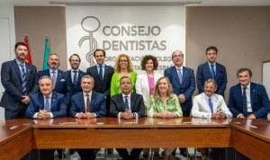 Óscar Castro toma posesión como presidente del Consejo General de Dentistas