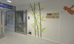 Osos panda humanizan la planta de Pediatría del Hospital de Cruces
