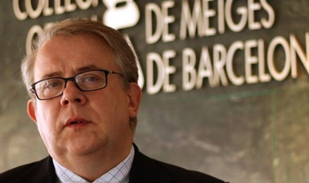Padrós oficializa su candidatura a presidente de los médicos barceloneses